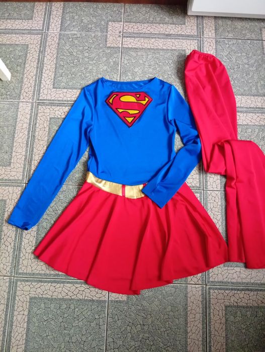 Костюм супергероїні для аніматорів.