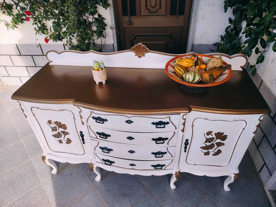 Cómoda Queen Anne vintage restaurada