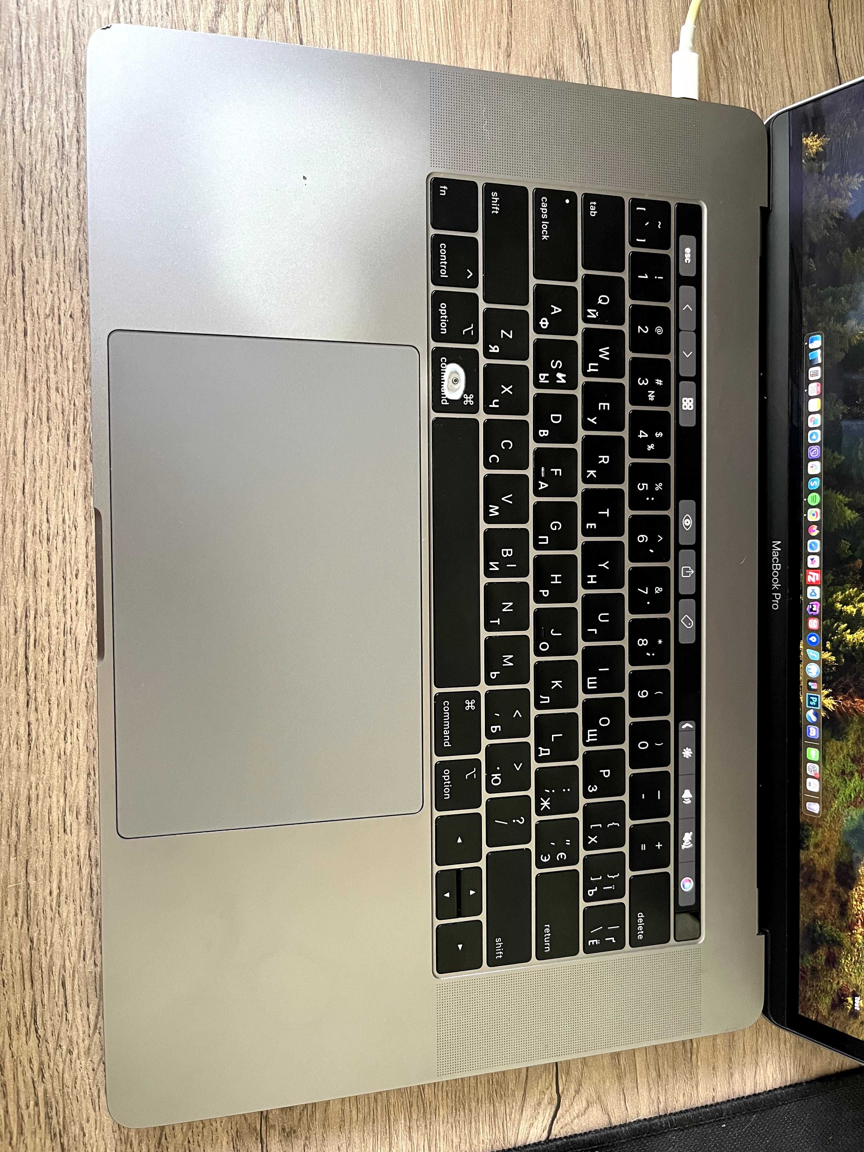 MacBook Pro 15 2018 16/512 Space gray Radeon Pro 560X 4gb