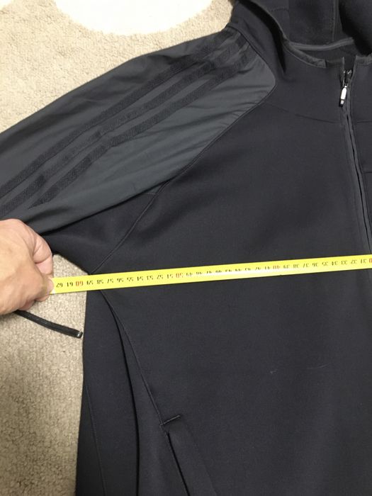 Спортивная куртка адидас