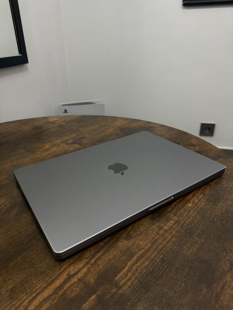 MacBook Pro M1 16 діагональ