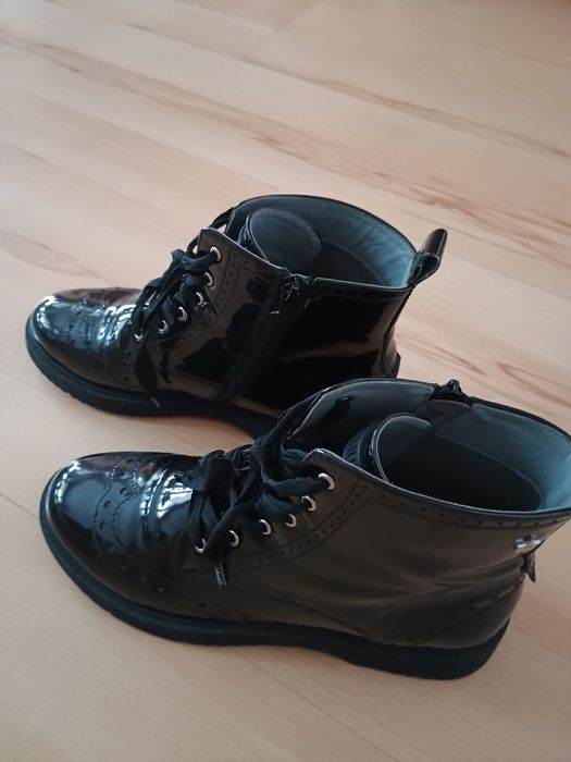 Trzewiki damskie lakierki