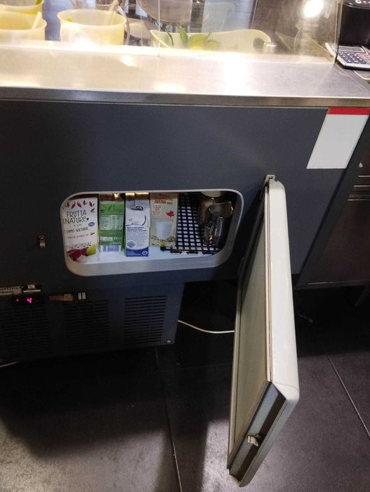 Vitrine Araya refrigerada exposição, 1000X833X1268