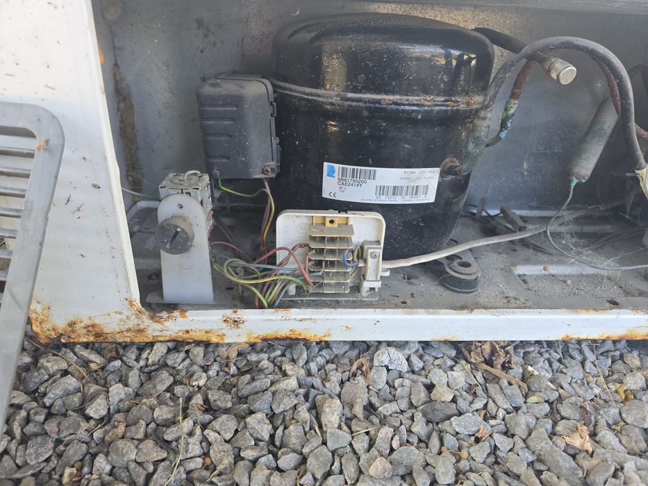 Холодильный Компрессор с морозильноного ларя Caravell 2 м.