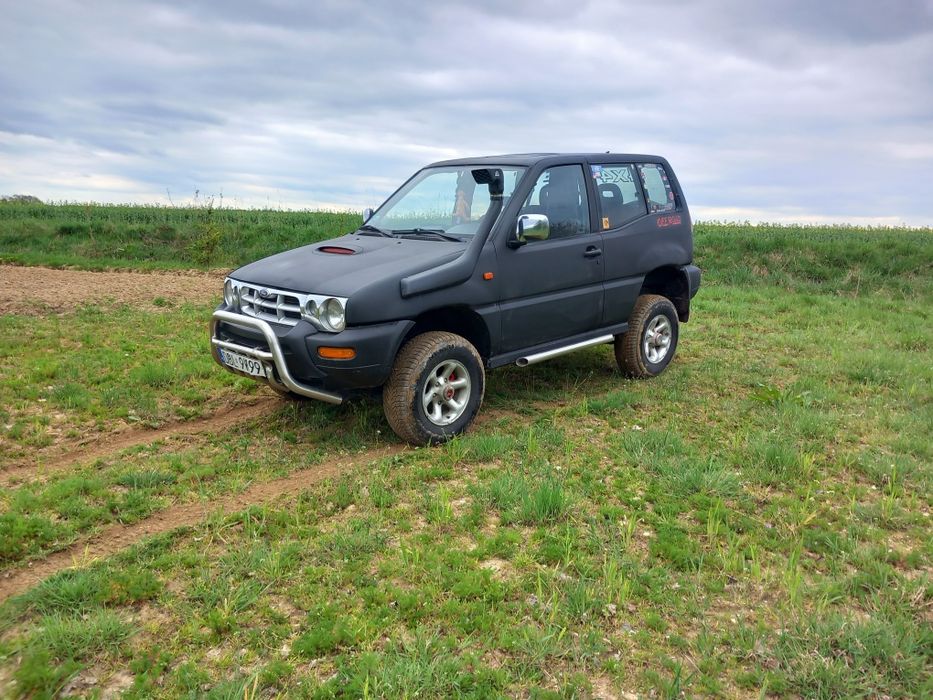 Nissan terrano/ford maverick
