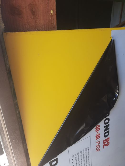 Алюминиевая композитная панель желтая