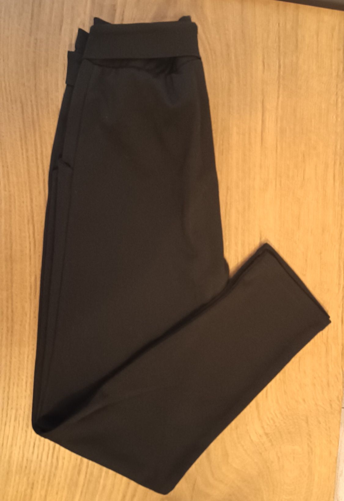 Eleganckie spodnie Terranova r. 140-146