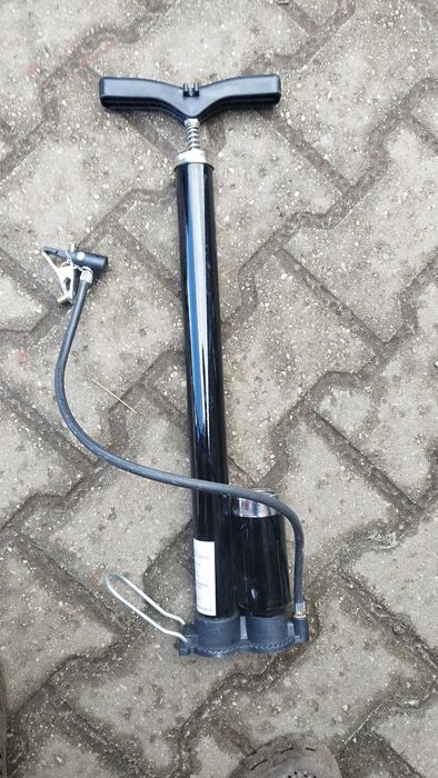 Pompka rowerowa IDEAL z manometrem