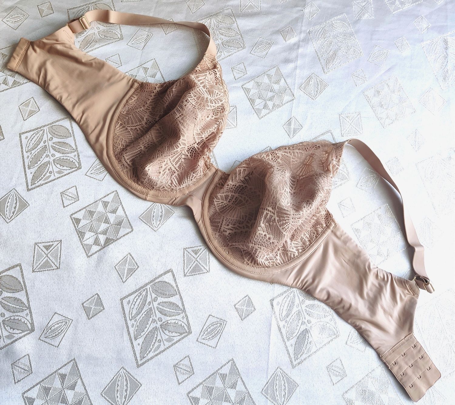 Бюстгальтер  новий для великих грудей M&S 80 G/36DDD.
