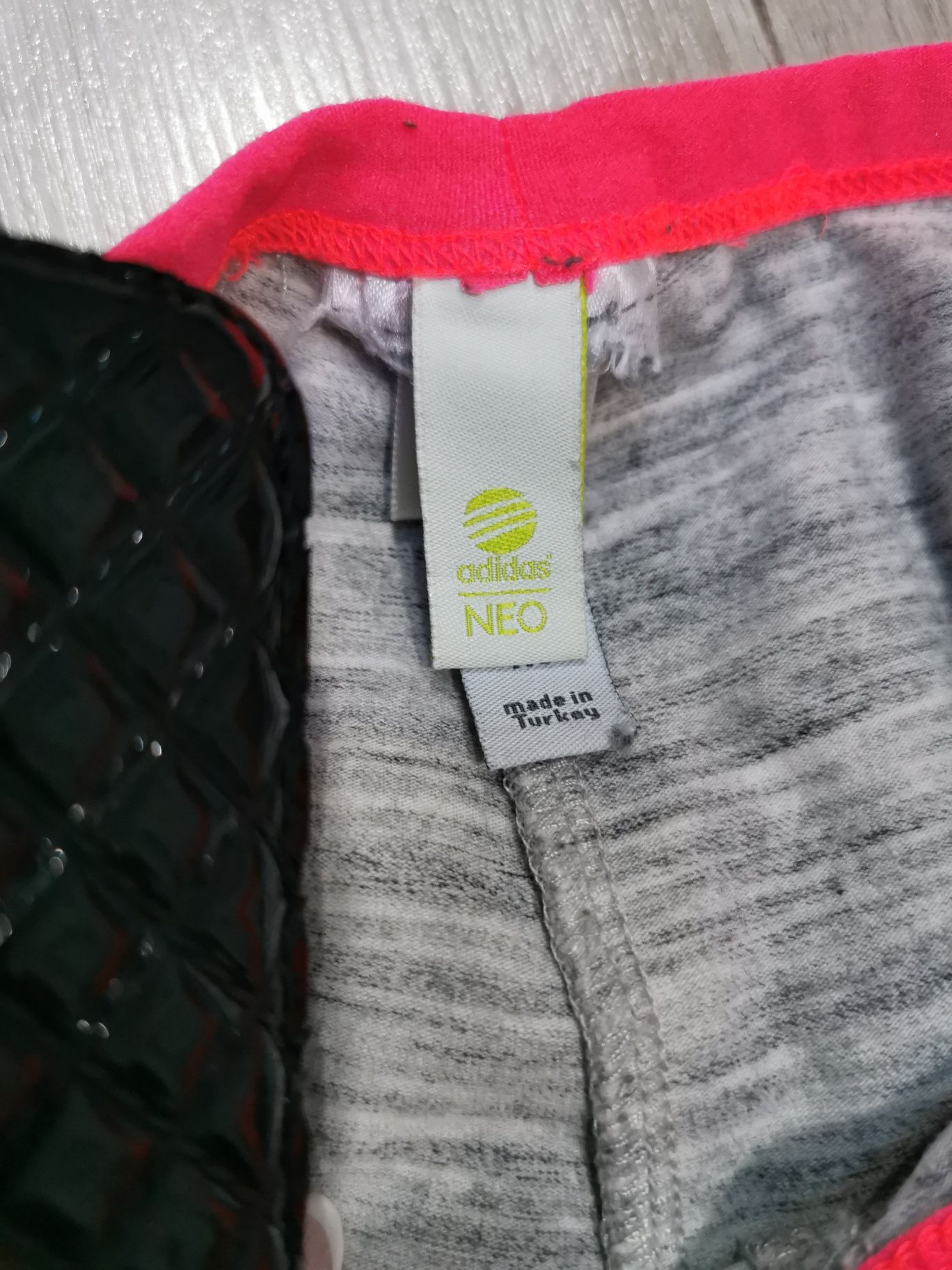Legginsy Adidas Neo szare xs neon bawełna elastyczne melanż