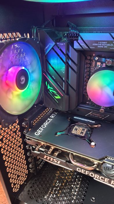 PC gamer custom RTX 4070 Ti SUPER + AMD Ryzen 7 7800X3D (+ see below)