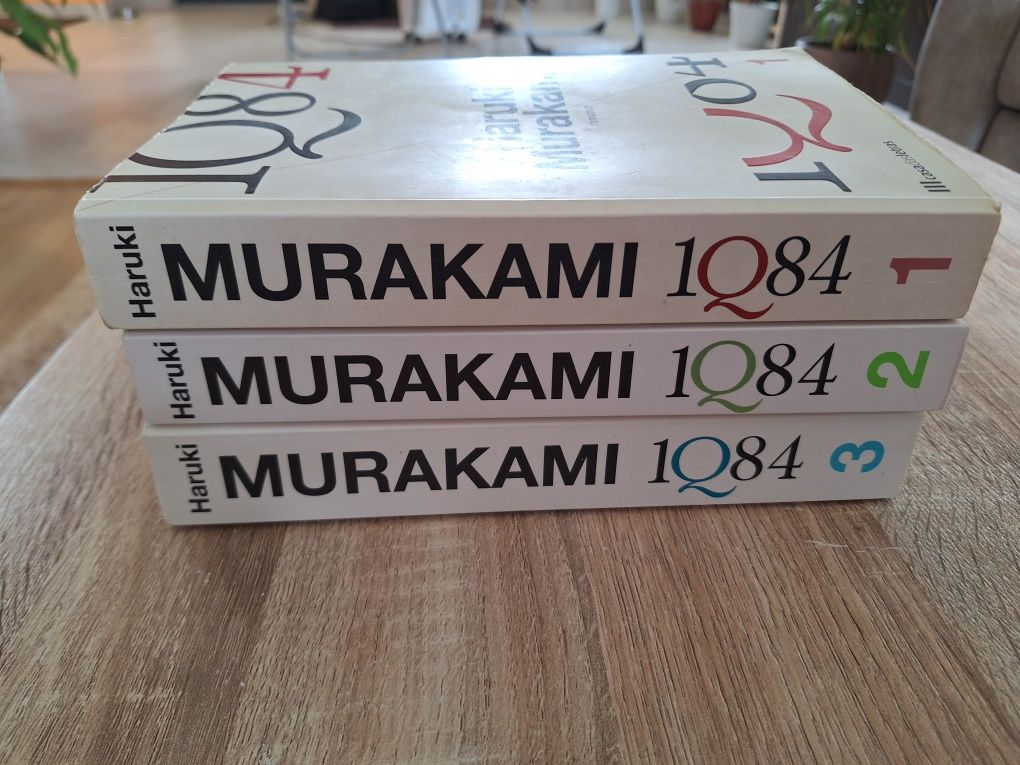 1Q84 - Haruki Murakami - 3 volumes