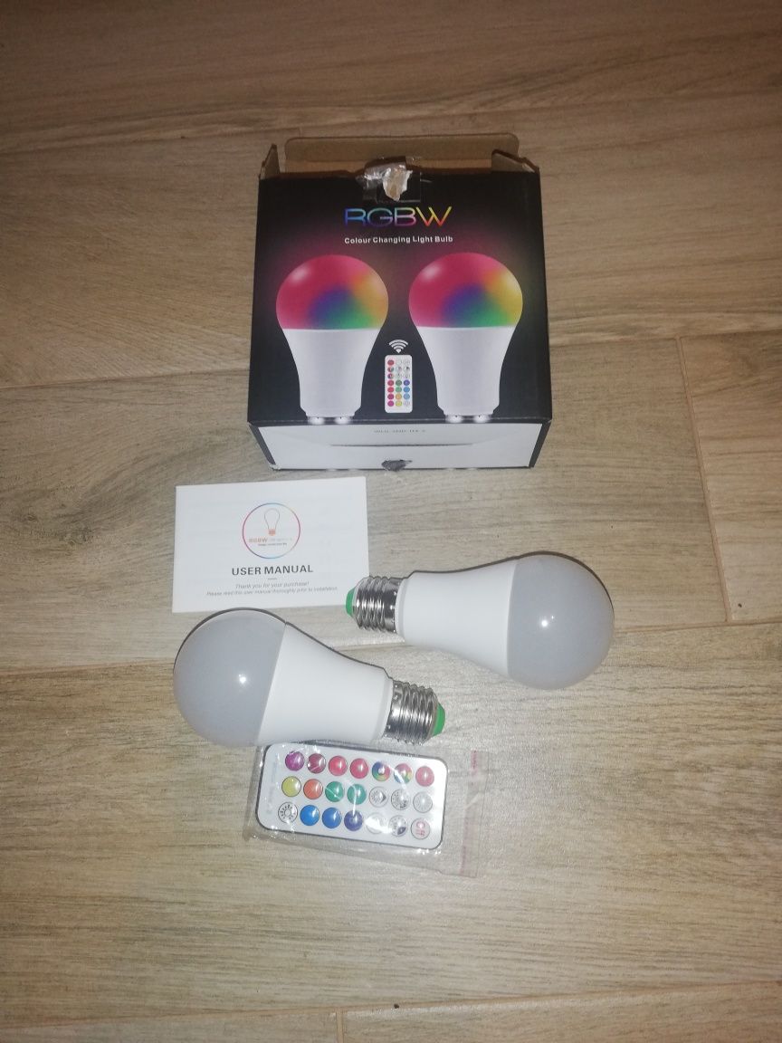 Żarówki 2 szt. z pilotem LED RGB E27.