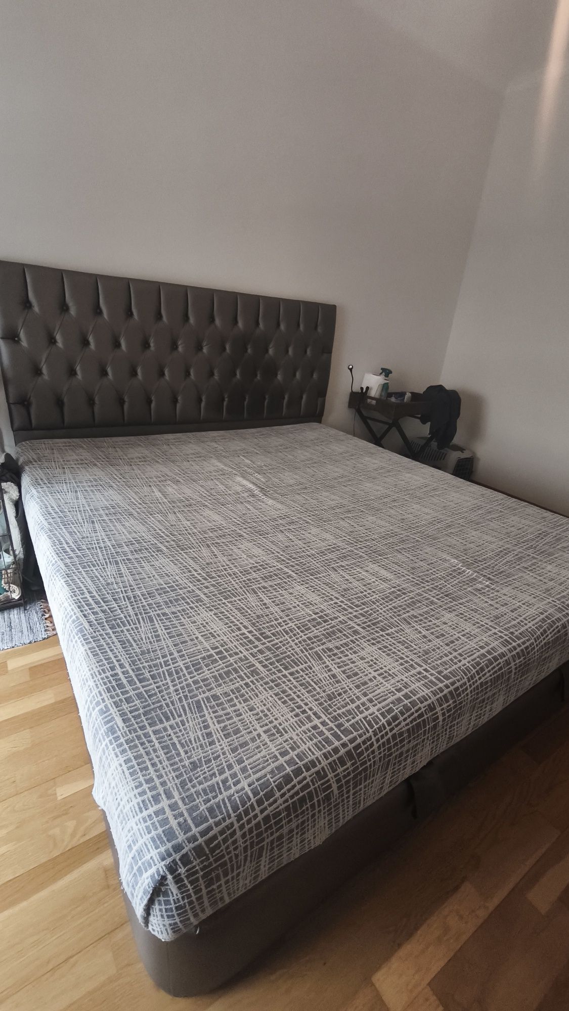 Cama com sommier