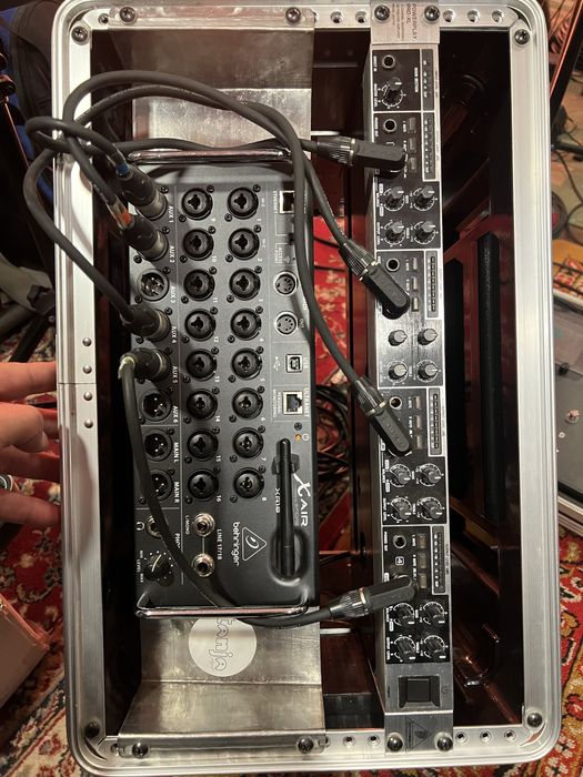 Rack Behringer XR18 + HA4700