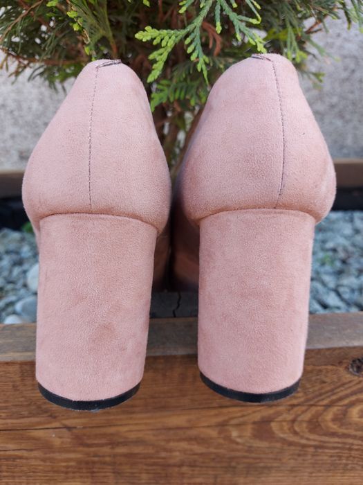 Buty szpilki na szerszym obcasie/ słupku 36