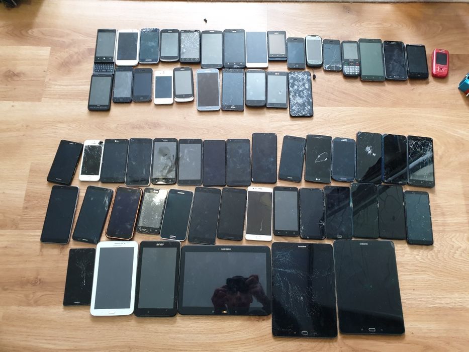 Телефони під відновлення