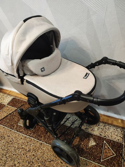 Дитячий візочок Angelina Premiera 2 в 1 колір бежевий. Стан ідеальний.
