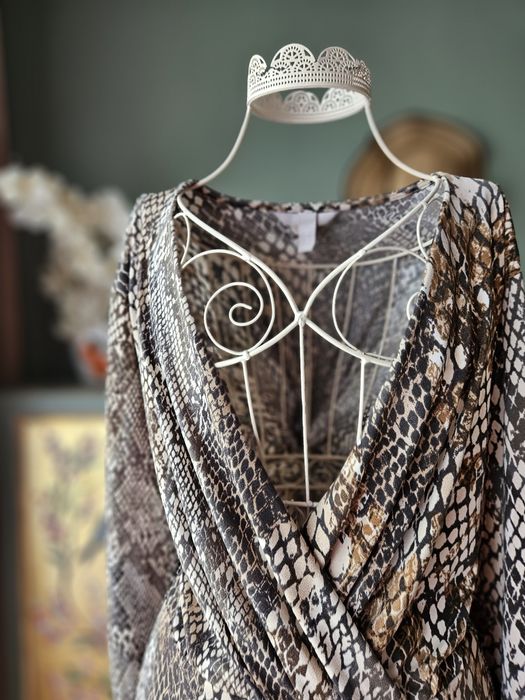 Sukienka Damska H&M we Wzór Wężowy M/ L z rękawami dekolt V