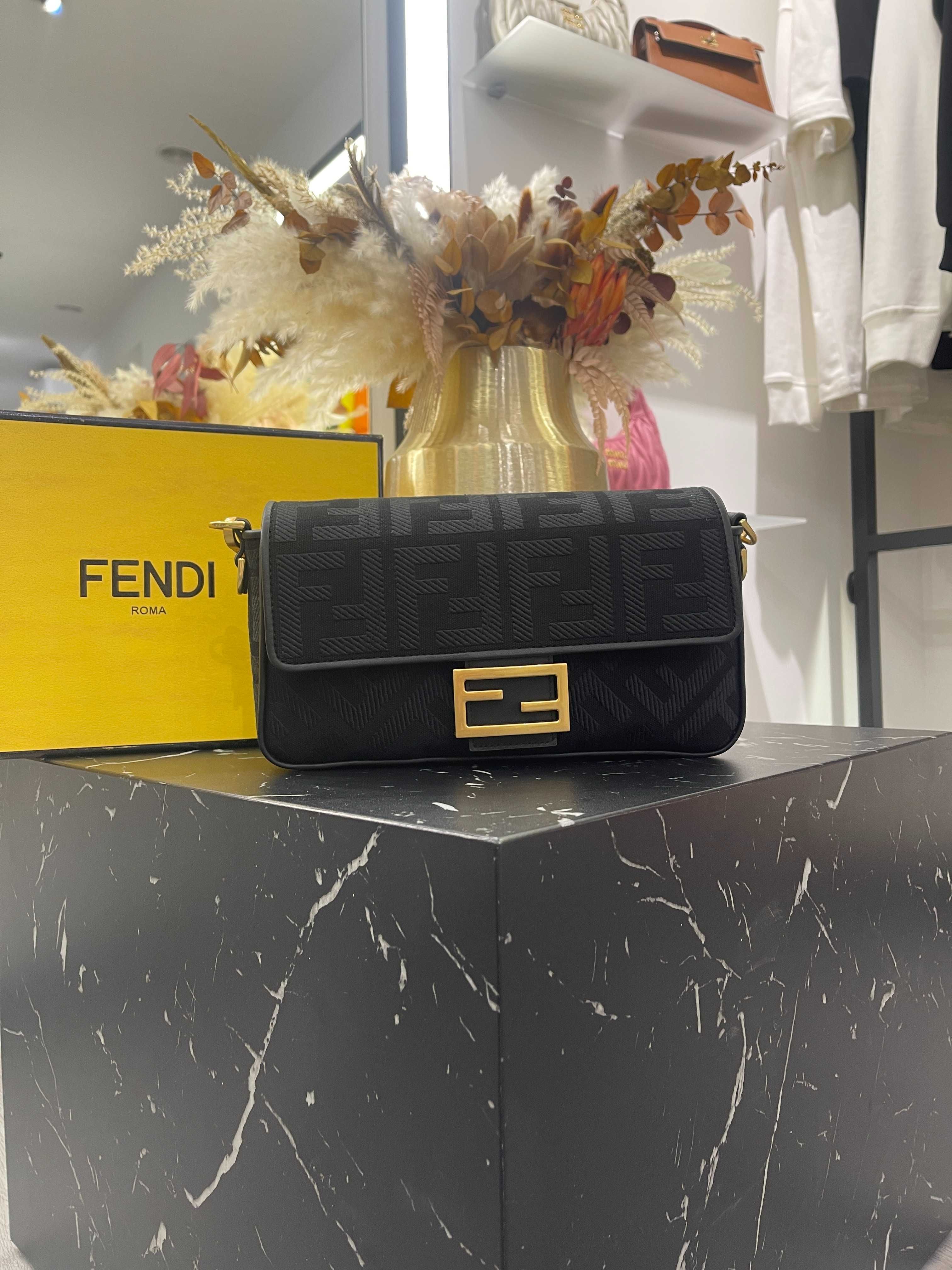 Сумка Fendi Baguette FF Canvas Black