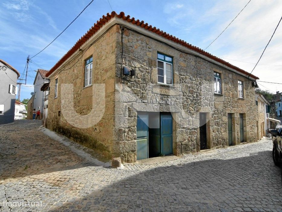 Casa secular do sec. XIX no Ferro, Covilhã!