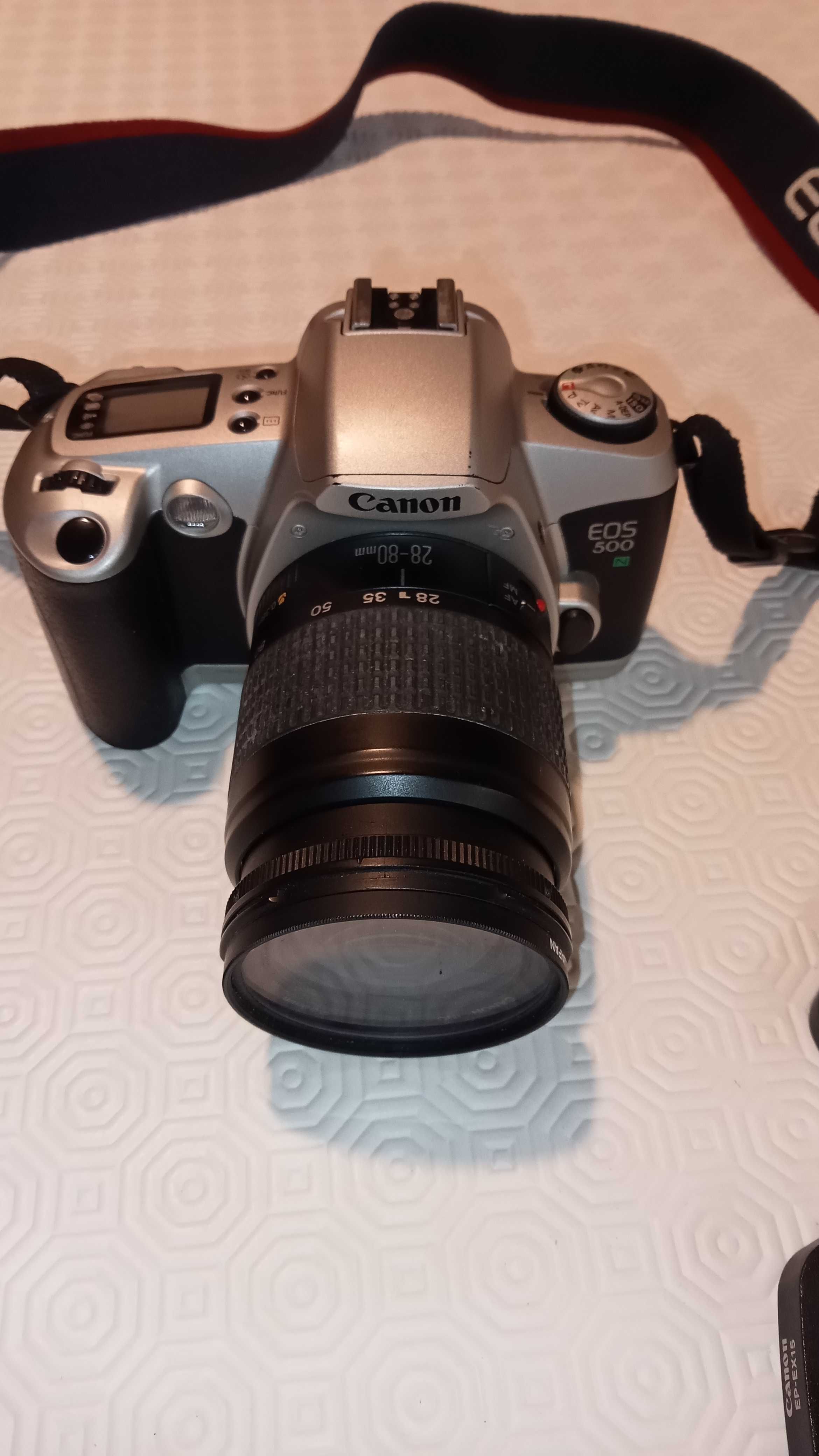 Vendo máquina fotográfica Canon EOS 500 n.