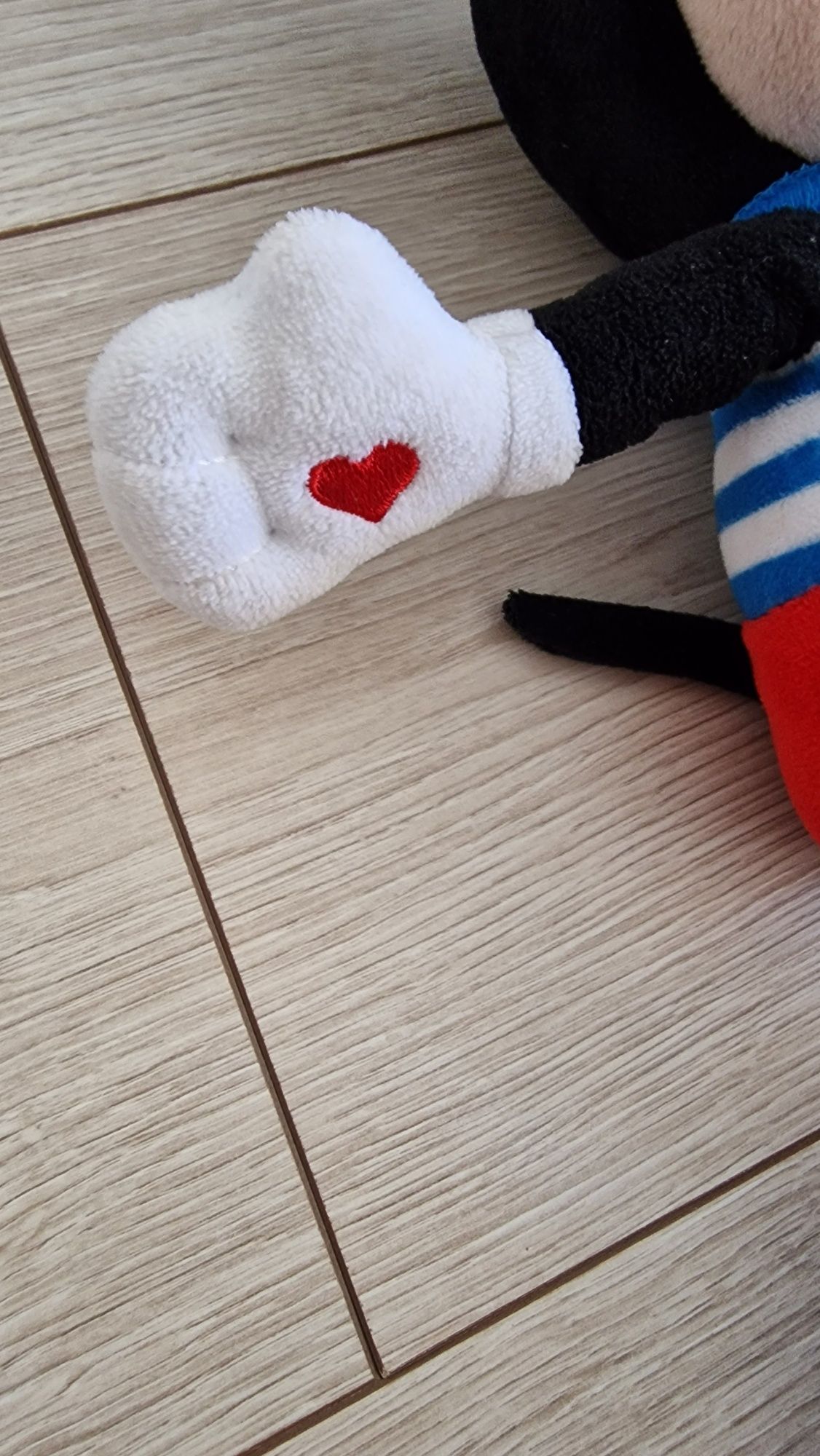 Peluche interativo Mickey beijinho