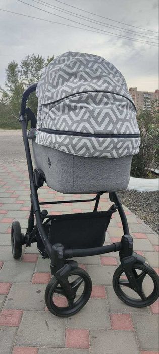 Коляска 2 в 1, від 0 до 3 років, фірма Bebetto