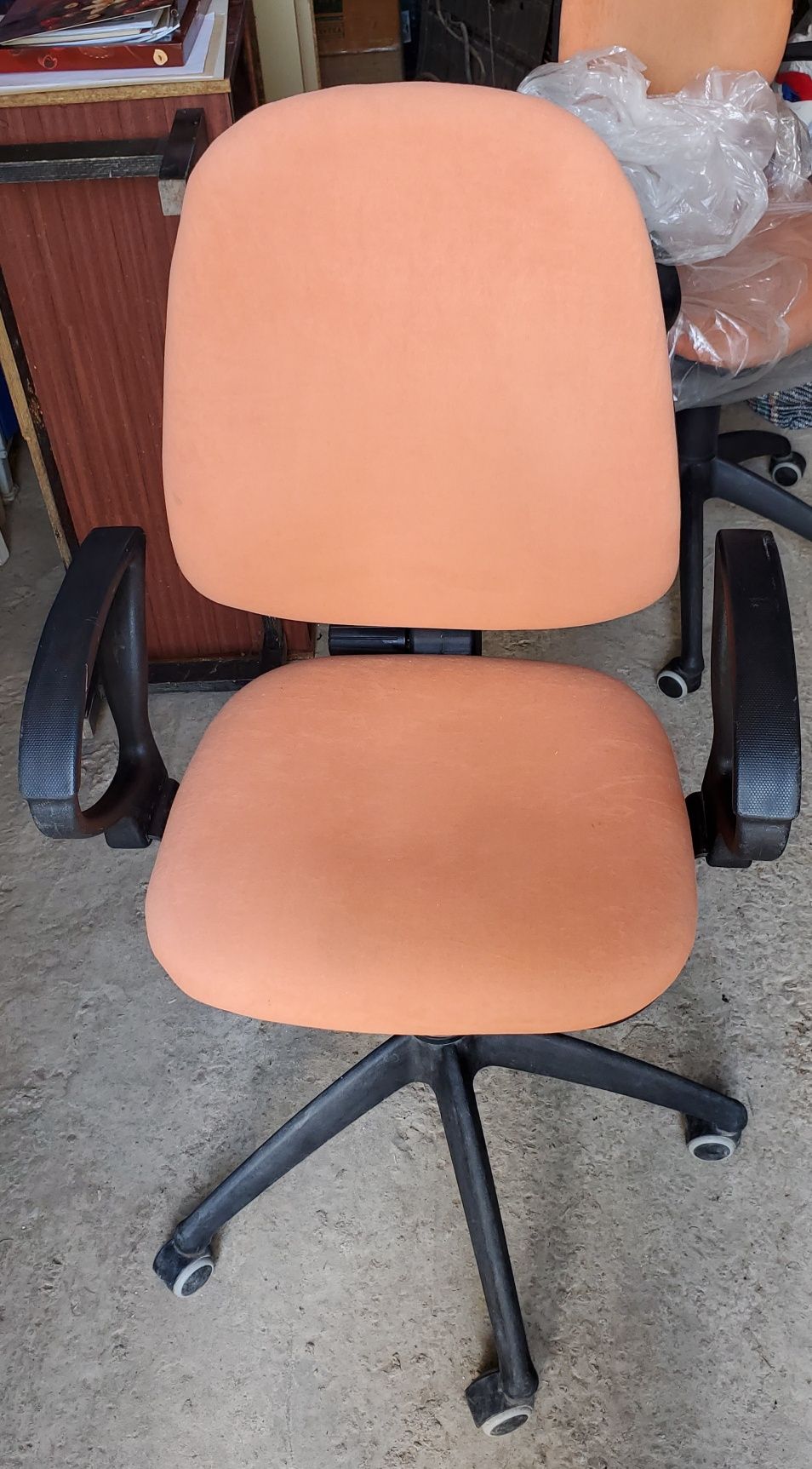 Офисный удобный  стул