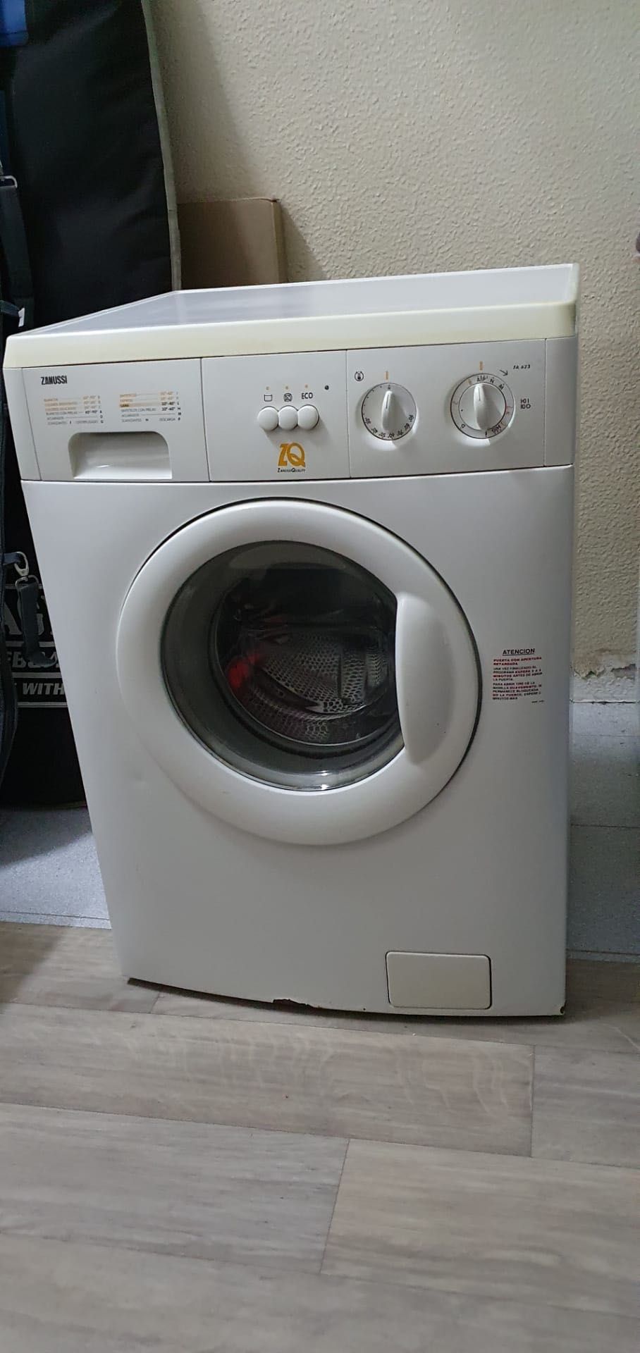 Máquina de lavar roupa - Zanussi