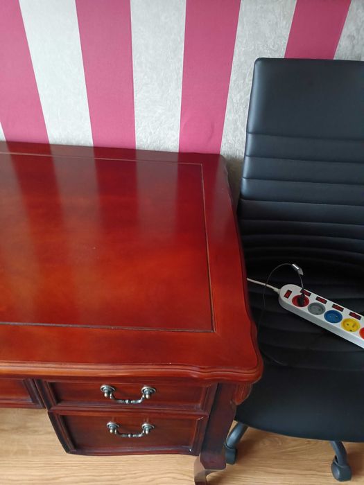 Sprzedam biurko  , kolor antyczny orzech na wysoki połysk