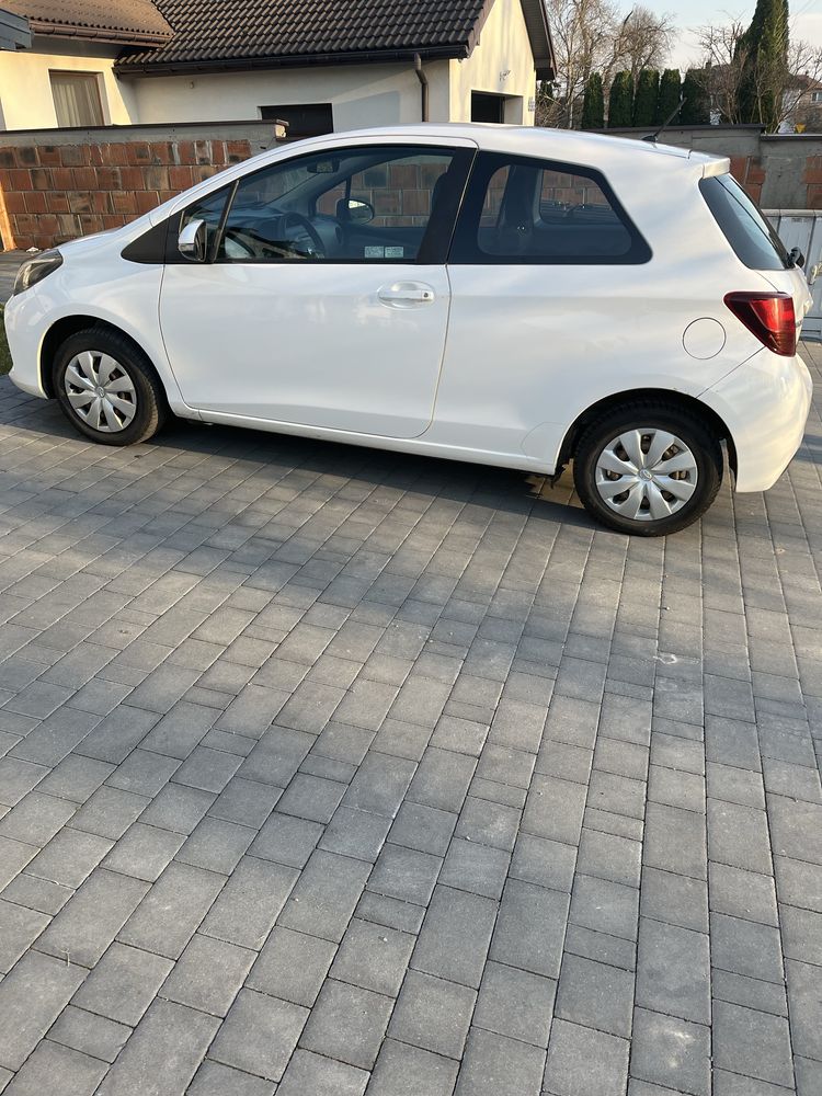 Sprzedam- Toyota Yaris 2015