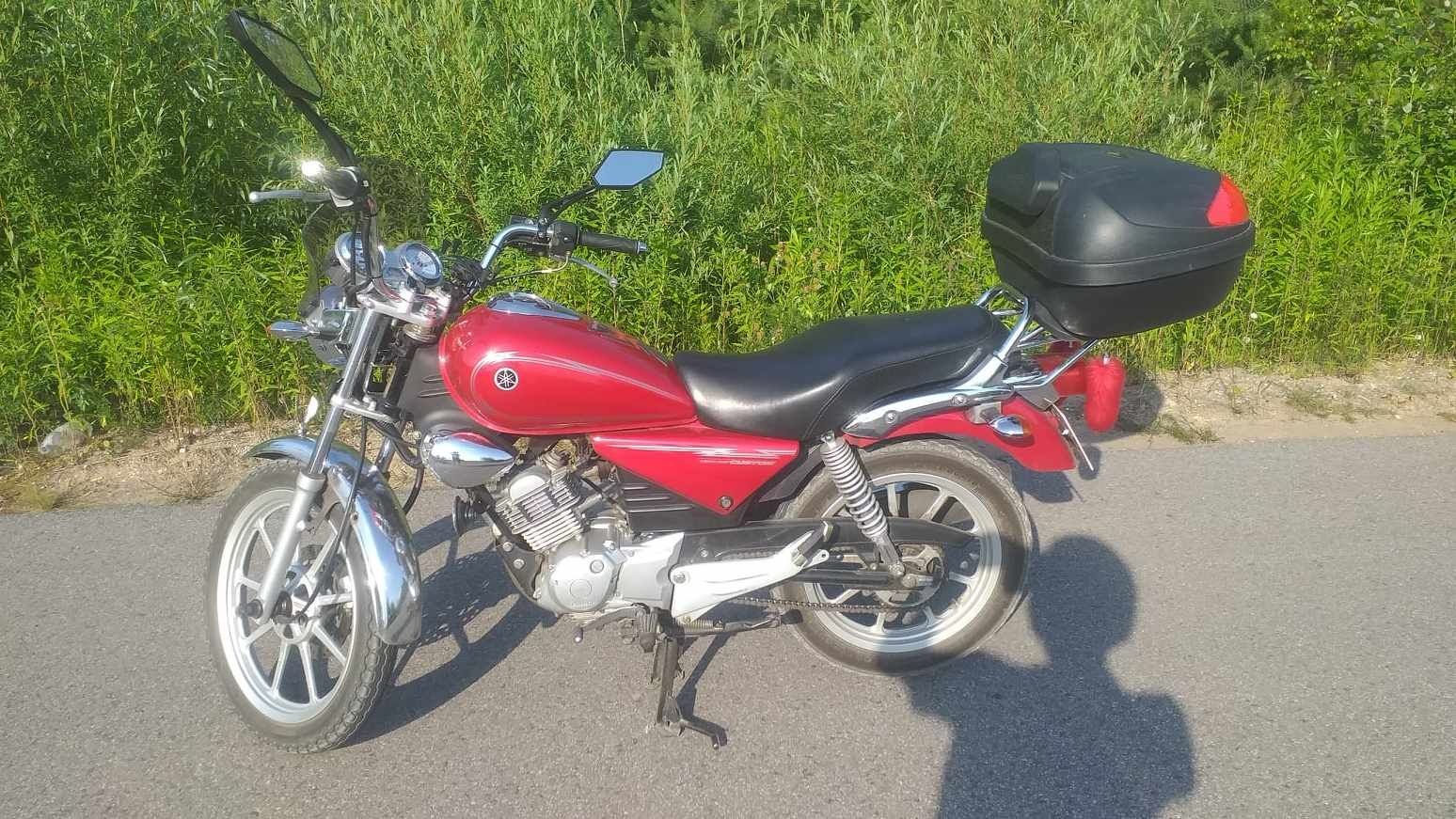 Motocykl Yamaha yb125