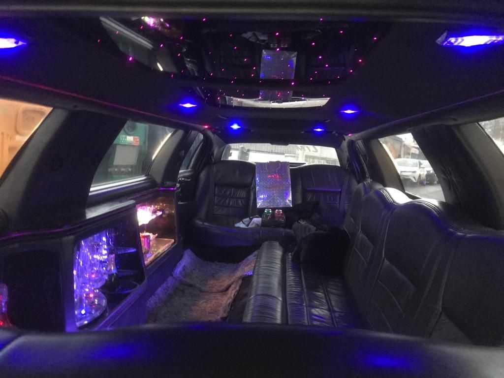 Limousine preta para eventos