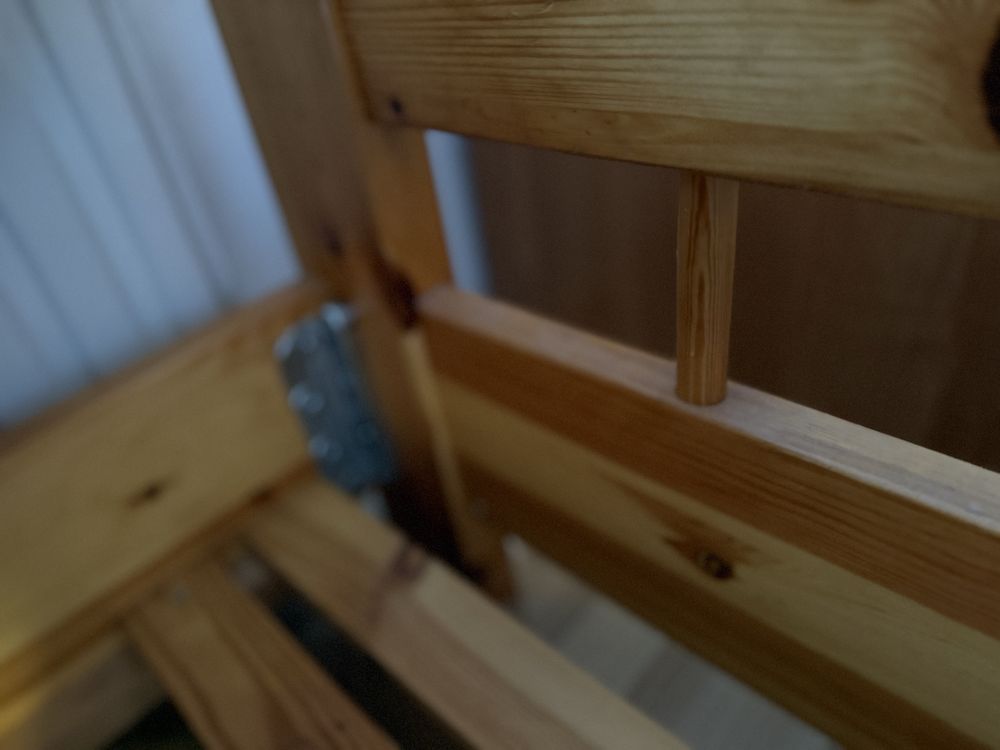 Solidne łóżko 200x90 z materacem