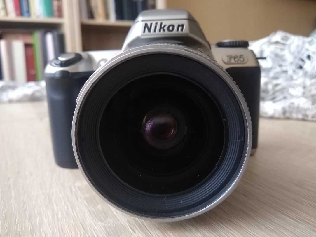 Aparat analogowy Nikon F65