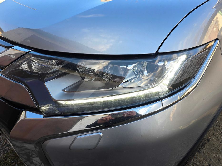 Продам свой Mitsubishi Outlander 2.4л ( ОФИЦИАЛ,  МАКС. КОМПЛЕКТАЦИЯ )