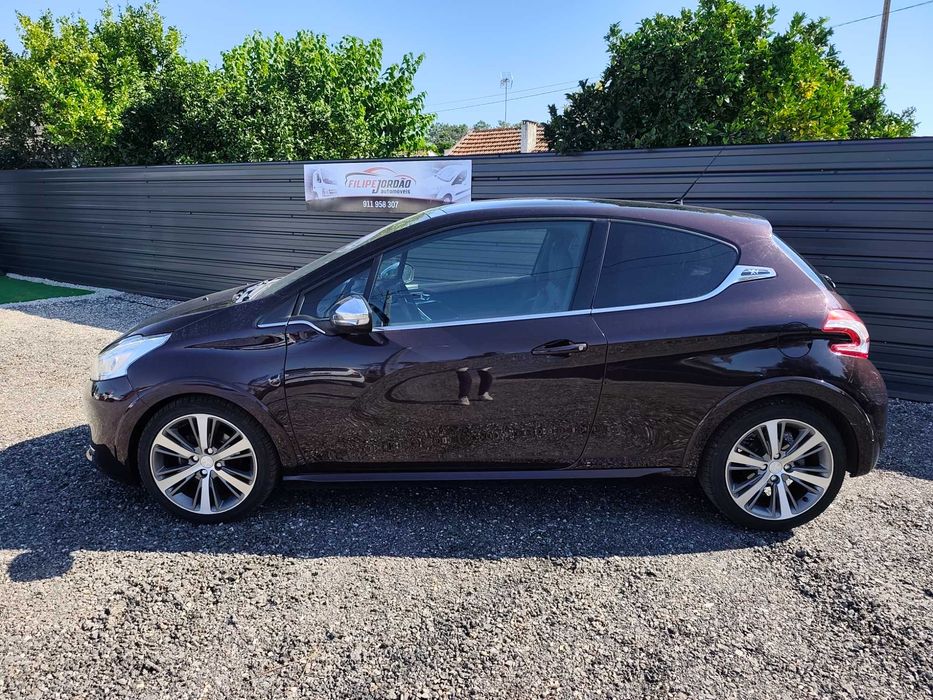 PEUGEOT 208 1.6HDI modelo XY