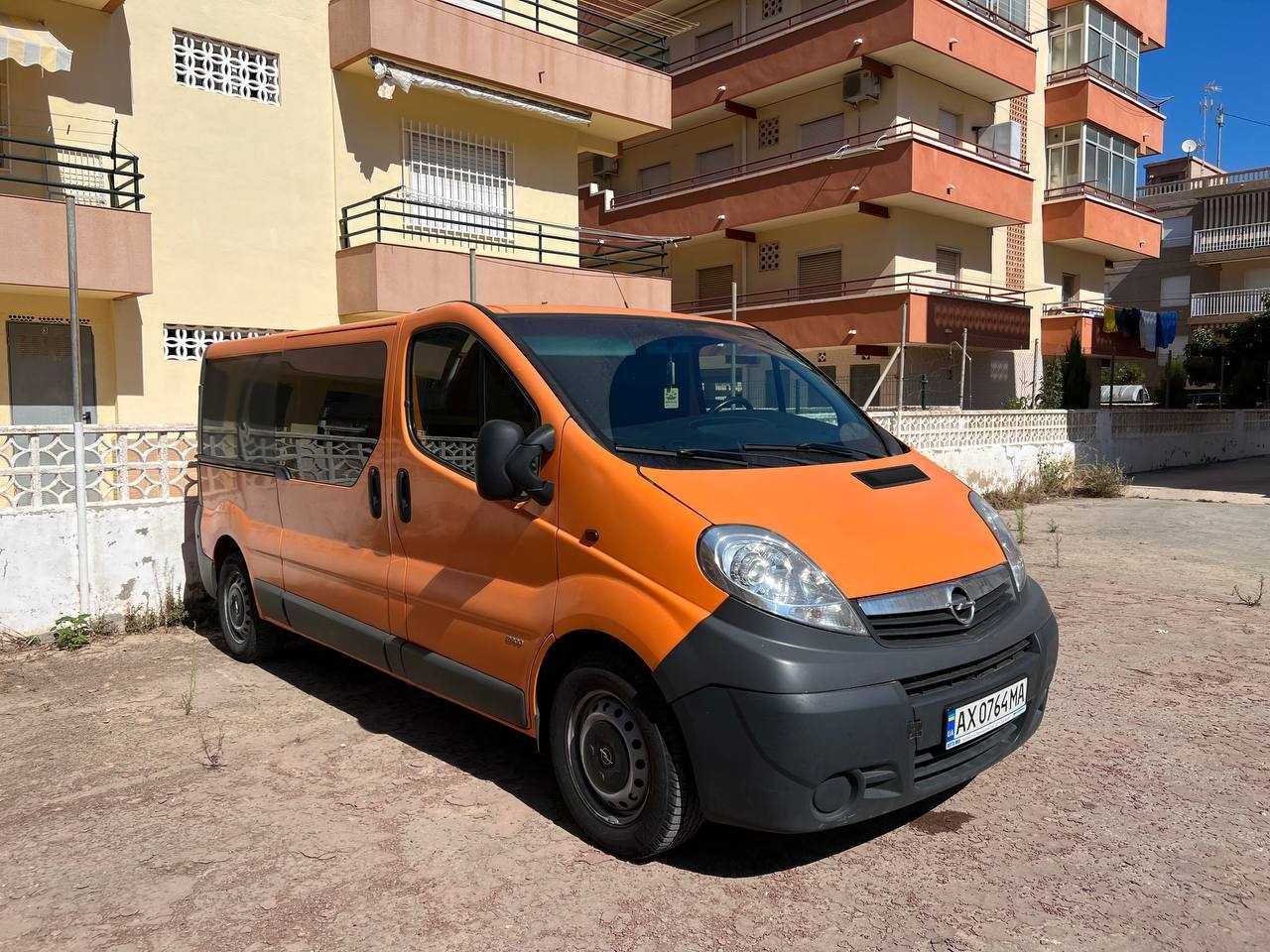 Opel Vivaro Продаж авто