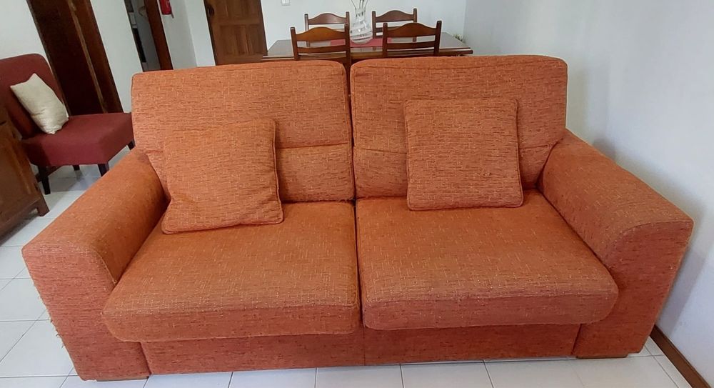 Sofá de 3 lugares em Tecido Laranja