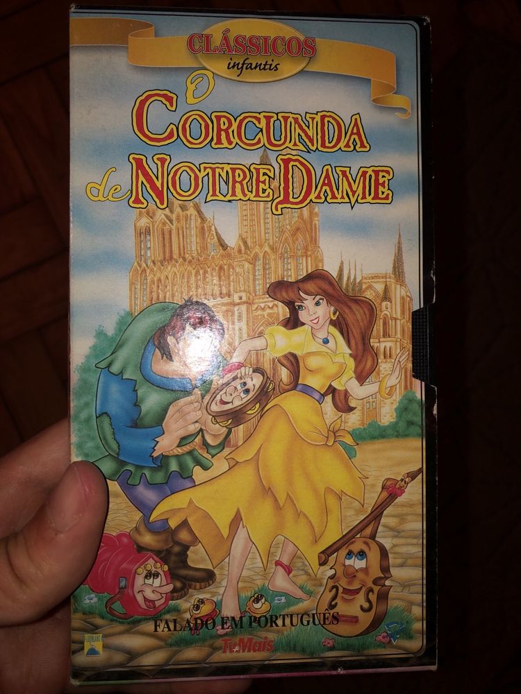 Filme o corcunda de Notre Dame (em cassete)