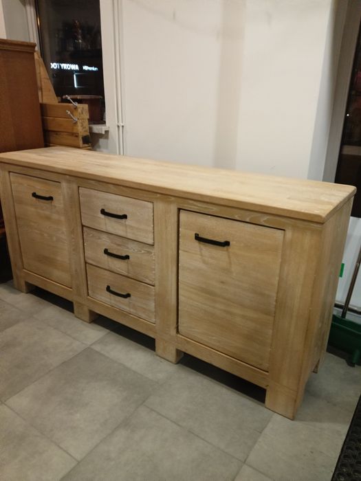 Komoda dębowa , spektakularna , stan idealny , mocny mebel.