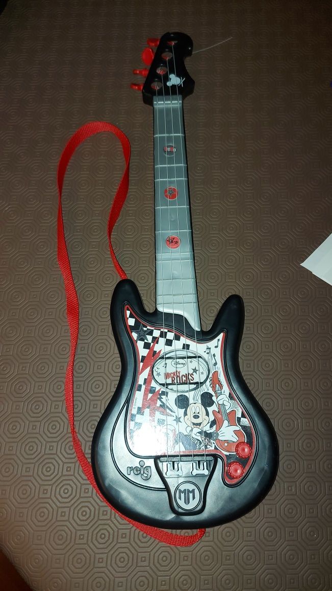 Guitarra do Mickey Mouse