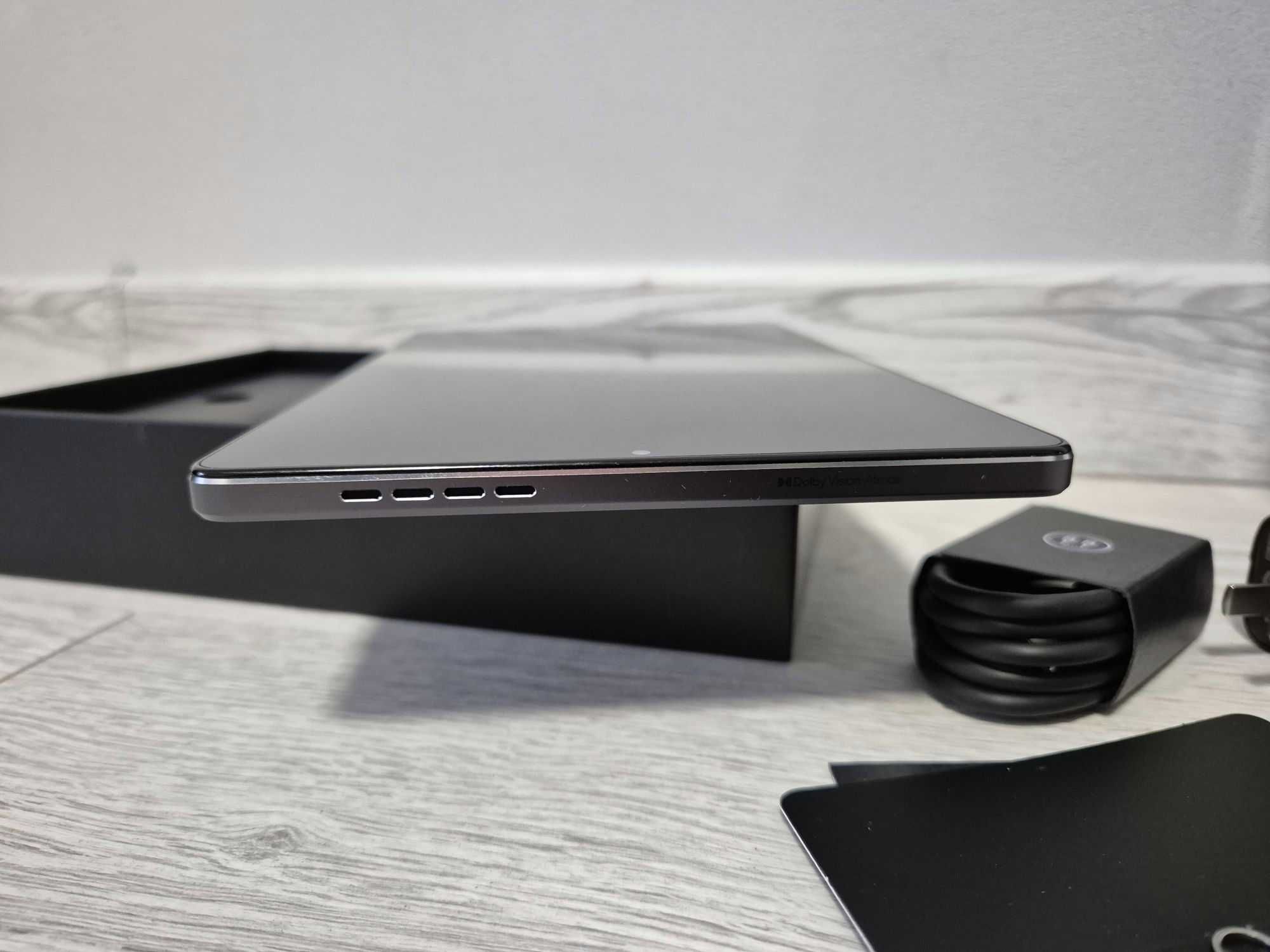 новий ігровий планшет 8.8" Lenovo Y700 (144Hz. Snap 8. RAM 12. 256GB)