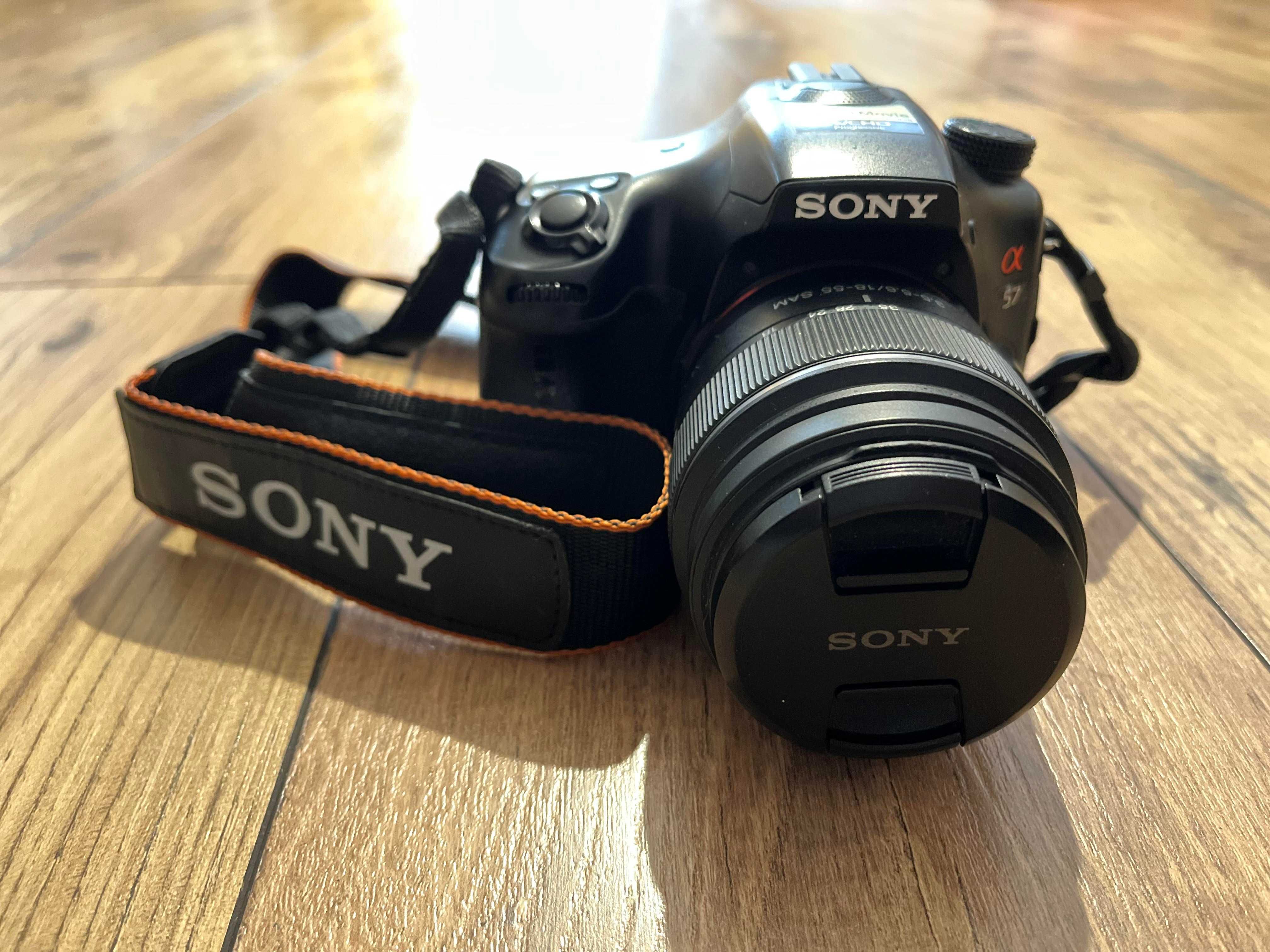 Aparat Sony SLT A-57 z dwoma obiektywami (35-55 i 75-300)