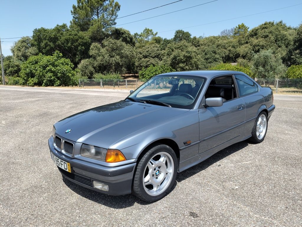 BMW E36 318is coupe