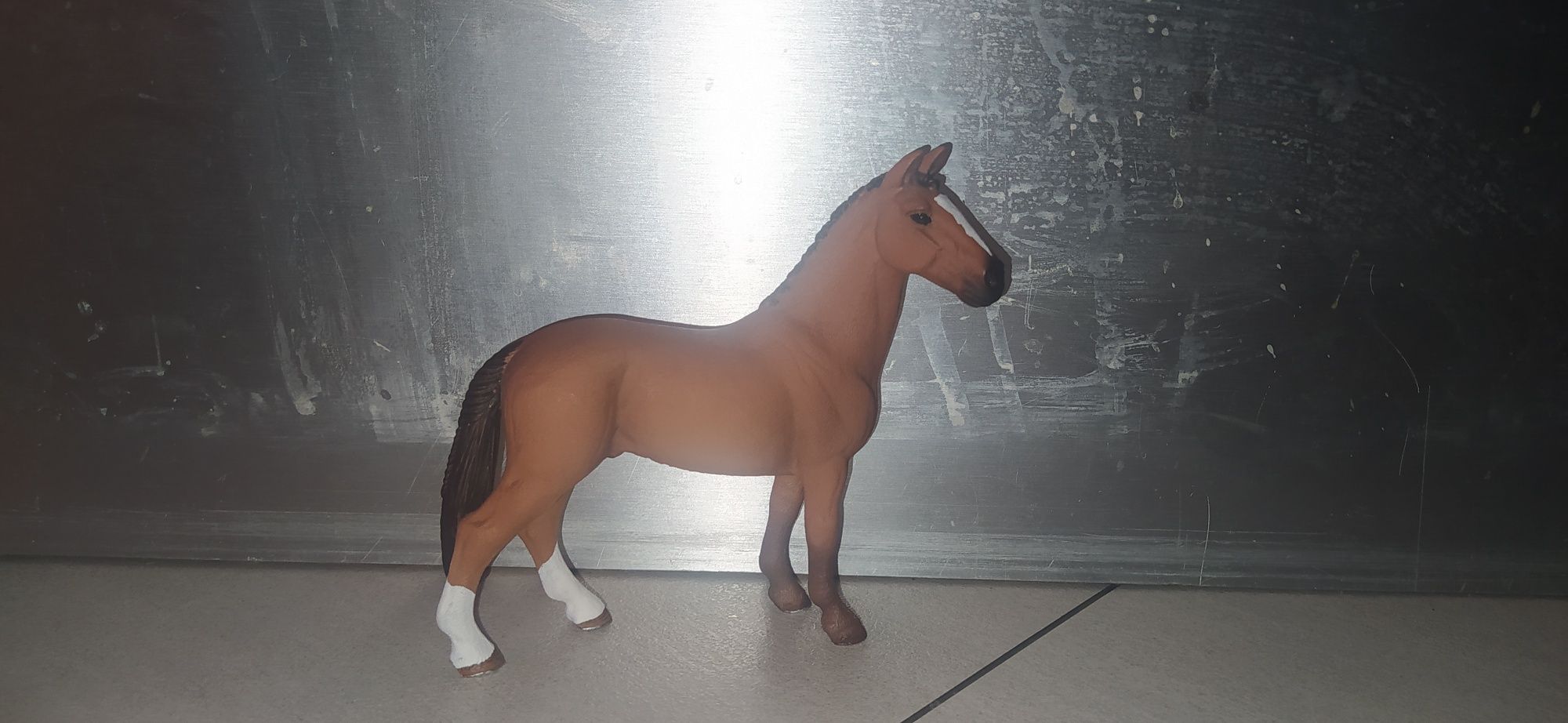 Figurka konia Schleich rasy Hanowerskiej