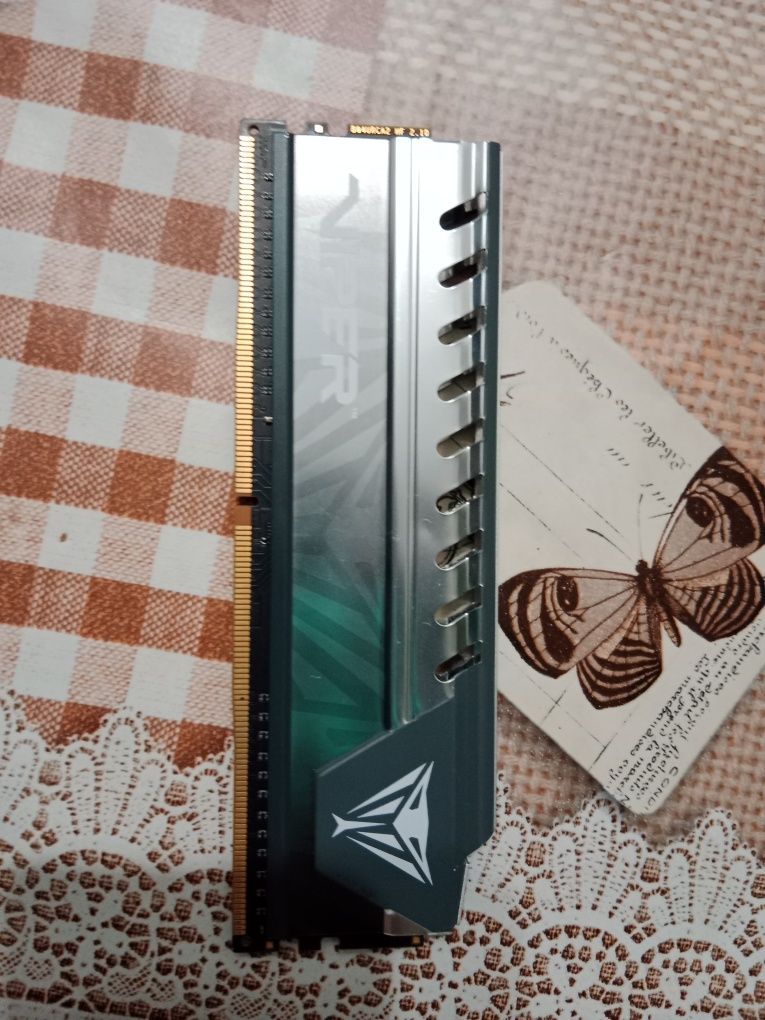 Продам Оперативну пам'ять 8GB DDR4