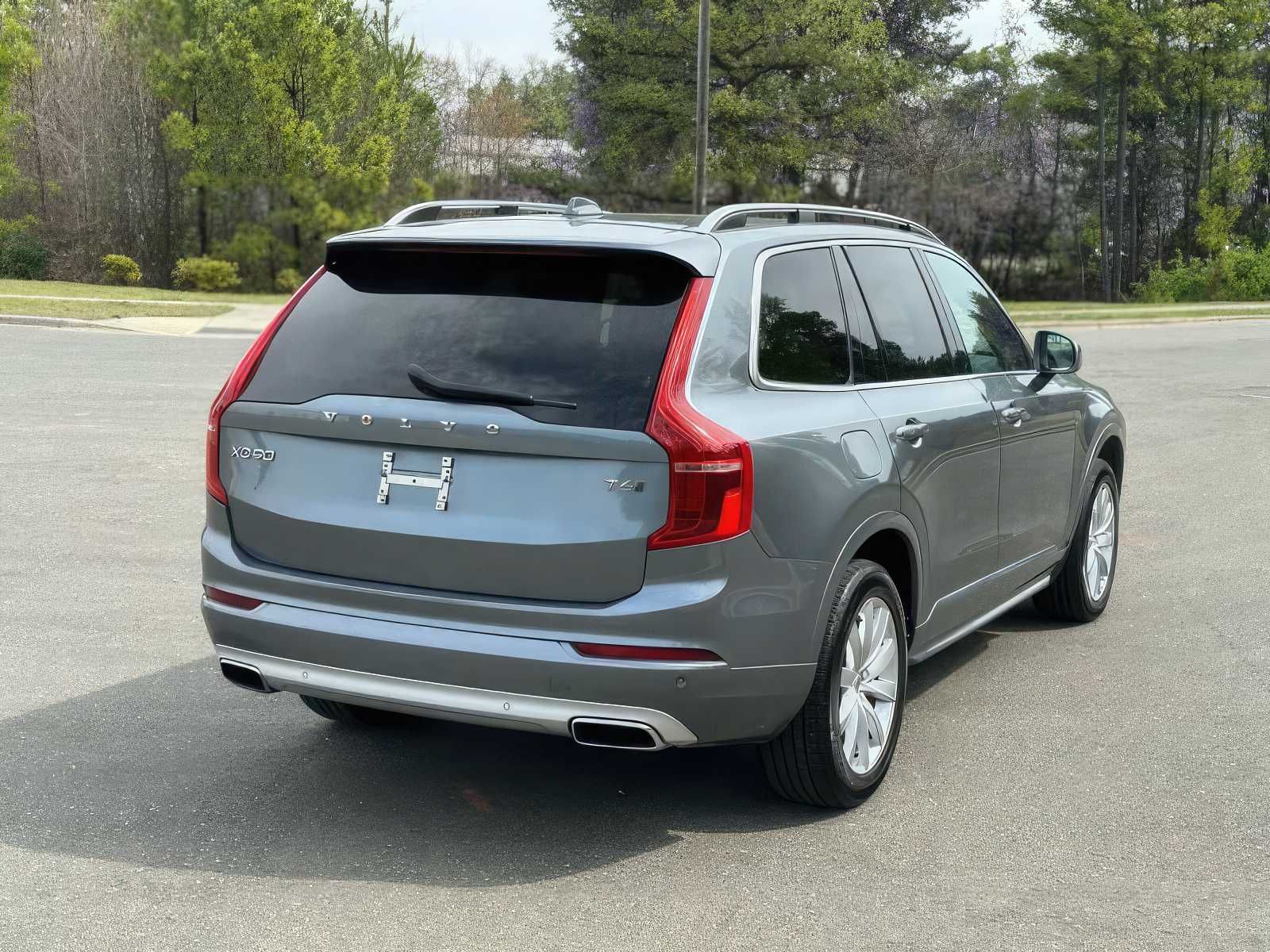 2018 Volvo XC90 T6 Momentum