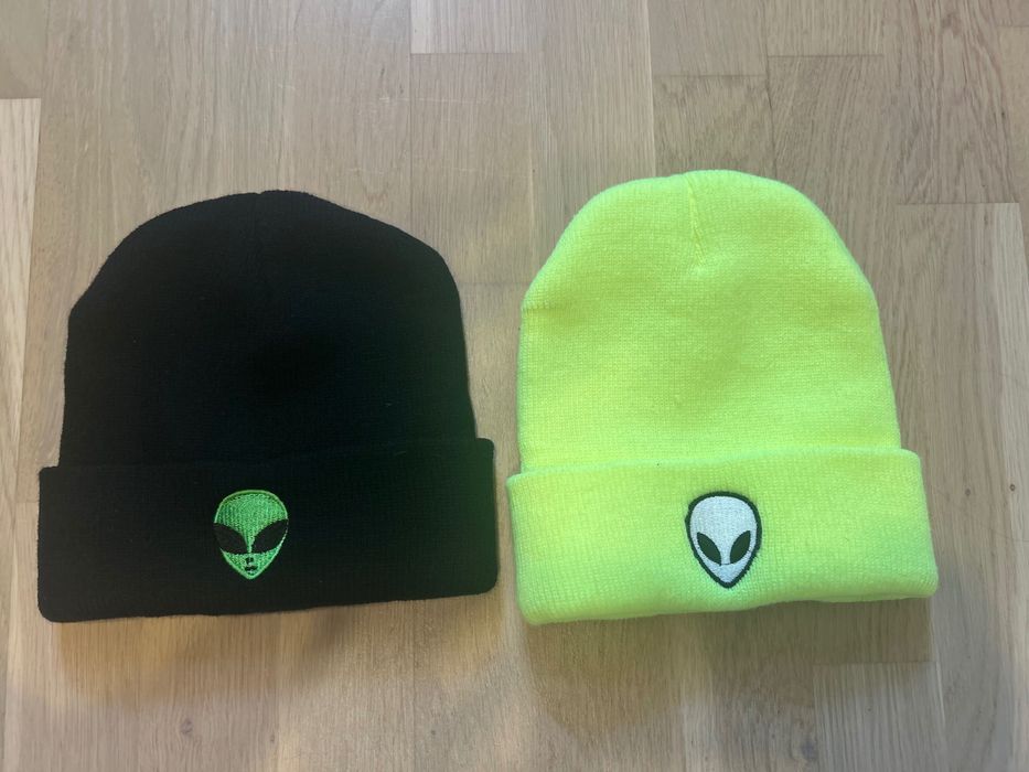 2 czapki jesienne z ALIENEM. Nowe!